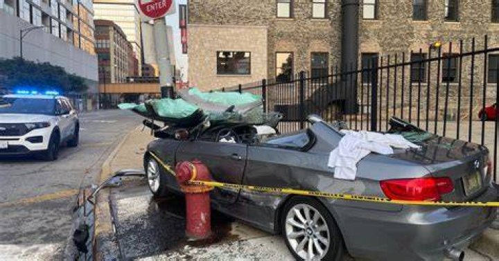 3 hospitalized after crash in River North: CFD