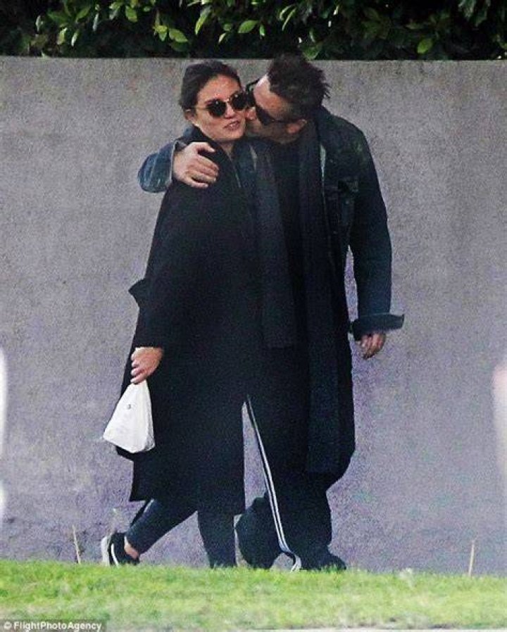 Colin Farrell packs on PDA with stunning girlfriend in LA Daily Mail