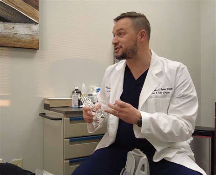 Dr. Chris Betrus